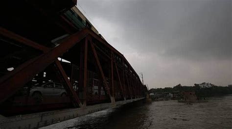 Delhi Old Yamuna Bridge Closed To Traffic As Water Level Rises