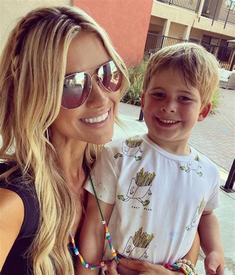Christina Anstead Stuns In Low Cut Top For Flawless Morning Selfie Nestia