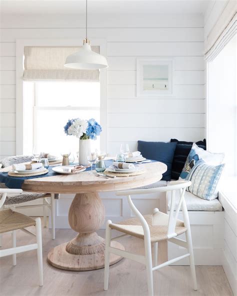 4.7 out of 5 stars 40. The Modern, Nautical House of Your Beach Home Dreams