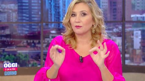 Come anticipato dal profilo instagram di oggi è un altro giorno, infatti, serena bortone presenterà al pubblico di rai 1 pierre e chèrie i suoi due amici a quattro zampe. Oggi è un altro giorno interrotto, Serena Bortone torna in ...
