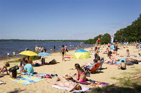 Belle plage de france connue des surfers. Plage du lac de Léon a LEON - Equipements de loisirs ...