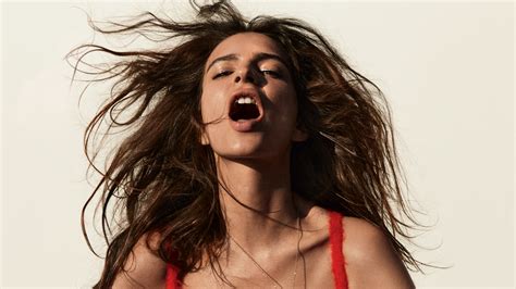 Emily Ratajkowski On Being Comfortable With Her Sexuality Allure