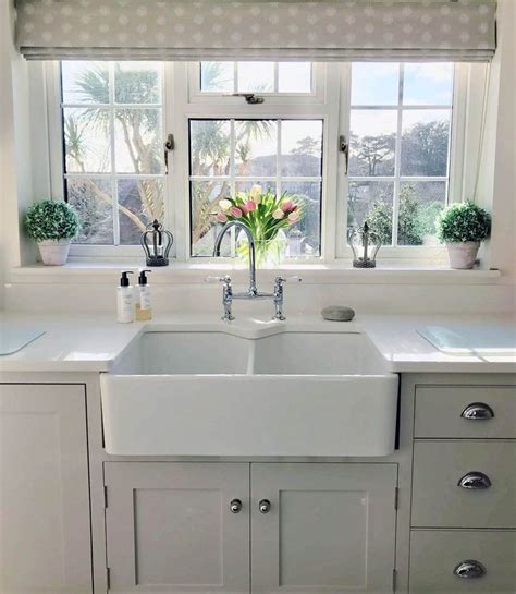 Find the perfect kitchen window stock photos and editorial news pictures from getty images. Gorgeous external window sill quarry tile tips for 2019 ...