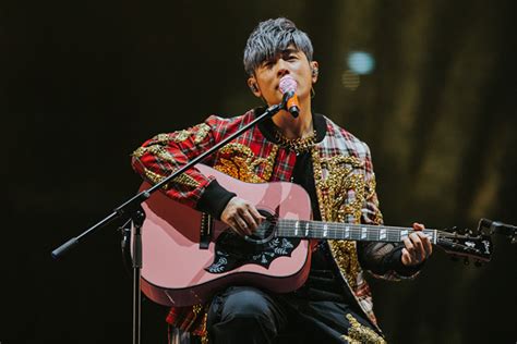 105,086 views, added to favorites 313 times. Jay Chou encourages fans at his concert to 'stalk' his ...