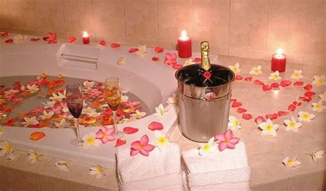 romantic bubble bath honeymoon rooms honeymoon
