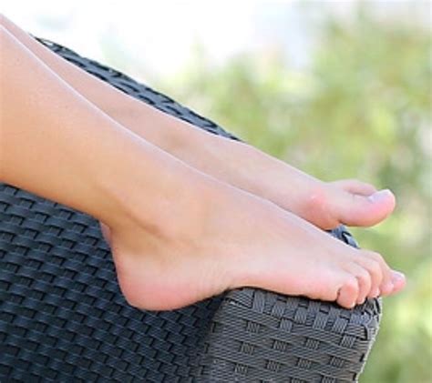 Pin On Feetleg And Beauty