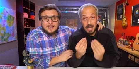 Soit 5 millions de plus que ce qui était prévu pour que mcfly et carlito soient autorisés à se rendre à l'elysée afin de filmer un concours d'anecdotes avec emmanuel macron. McFly et Carlito: récap de leur incroyable maradon