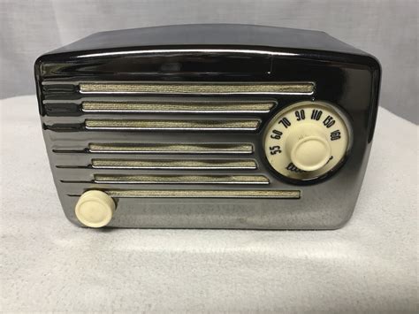 Chrome Silvertone Midget Tube Radio | Vintage radio, Retro radio, Antique radio