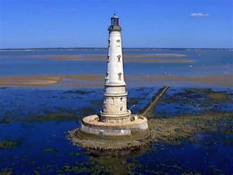 Situation et caractéristiques du phare de cordouan. HISTOIRE DE L'ESTUAIRE
