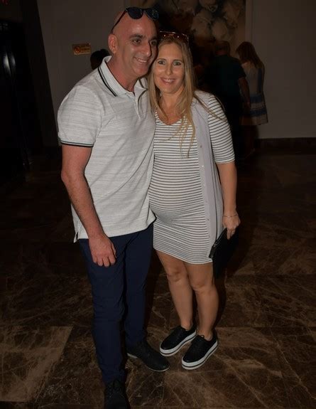 דיין זכתה לפריצה המוזיקלית שלה בשנת 2012 כאשר השתתפה בעונה הראשונה של תוכנית הכישרונות המוזיקלית the voice ישראל ופרשה בשלב החצי גמר, מאז שחררה שני אלבומי אולפן, אלבומיה זכו להצלחה רבה. מיקי מוכתר חושפת את שם בנה