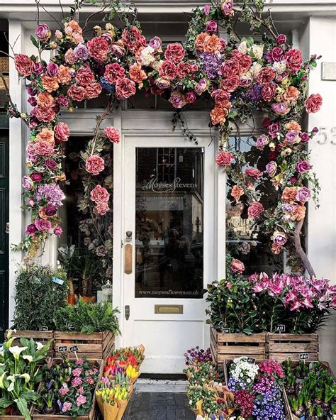 Aboutflowers.com is hosted by the society of american florists, the u.s. Pin by Clari Chiclowe on Aesthetic | Floral shop, Flower ...
