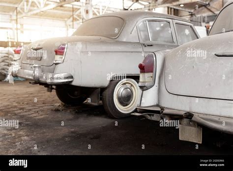 Inside old derelict warehouse hi-res stock photography and images - Alamy