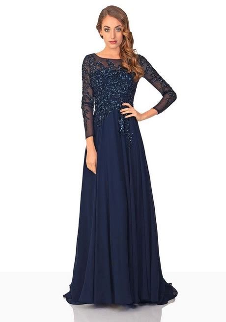Spitze gibt einem hochzeitskleid etwas besonderes, edles, extravagantes und verführerisches. Festliche kleider mit langem arm