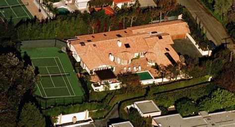 Welcome to lisa kudrow's official page! Lisa Kudrow Net Worth 2020 | Salary | House | Cars | Wiki