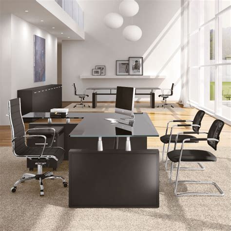 Lo stile classico è il più adeguato per l' arredamento studio legale e per gli uffici di rappresentanza. ARREDO STUDIO LEGALE: 7 consigli per essere al top - Linekit