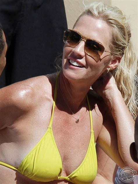 Jennie Garth Fully Naked At Largest Celebrities Archive
