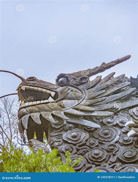 Dragon Sculpture Yuyuan Garden Shanghai China Stock Image Image Of