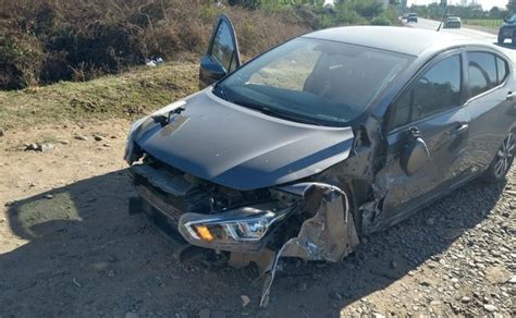 La carambola se debido principalmente a la presencia de hielo en el asfalto. Choques de tránsito en Guasave dejan daños materiales