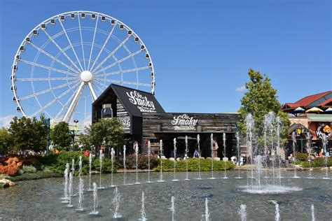 23 Free Things To Do In Pigeon Forge Tn Our Roaming Hearts