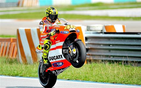 Motogp, moto2, moto3, and motoe.former classes that are now discontinued include 350cc, 50cc and sidecars. motogp, Grand, Prix, Superbike, Bike, Motorbike, Motorcycle, Le mans, Race, Racing Wallpapers HD ...