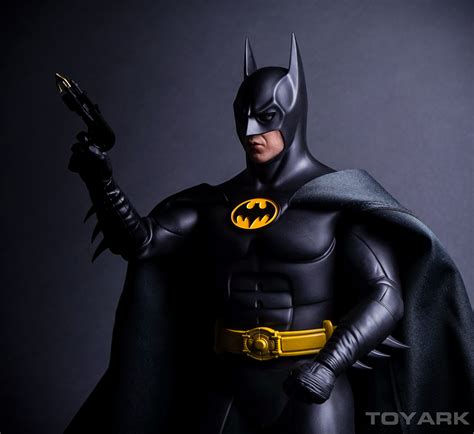 Batman Returns Hot Toys Batman 16 Scale Figure Toyark Photo Shoot