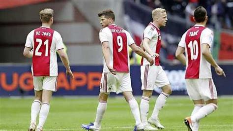Kan ajax het gat met psv vergroten naar veertien punten? Ajax met Huntelaar tegen FC Utrecht | Voetbal | Telegraaf.nl