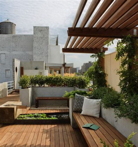 konsep taman kecil  atap rumah bagus