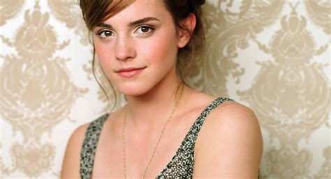 2048x1114 Resolution Emma Watson Hot Cleavage 2048x1114 Resolution