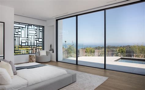 Kathy Griffin House Tour See Photos Of Her Malibu Home Closer Weekly