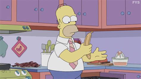Gifs Que Mostram Como Homer Simpson Adora Comer Porcaria Zappeando
