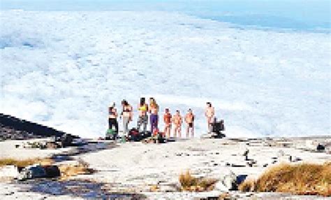 4 Tourists Deported Over Nude Pix On Malaysia Peak
