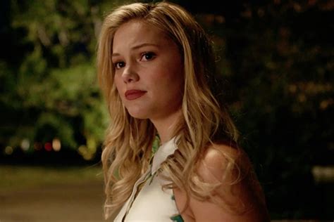 With olivia holt, chiara aurelia, froy gutierrez, harley quinn smith. Cruel Summer | Olivia Holt desaparece em trailer de nova série