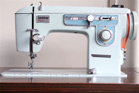 Refurbishing a Vintage Sewing Machine, For Beginners ...