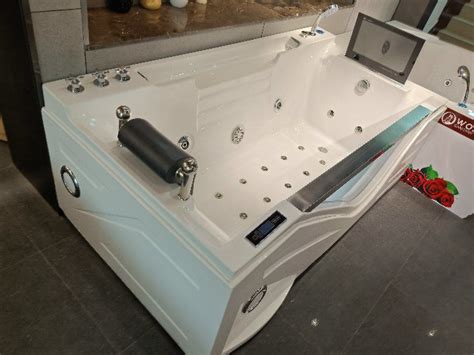 China Spa One Person Hot Jacuzzi Bathtub With Tv Q325s China Hot Tub Jacuzzi Bathtub