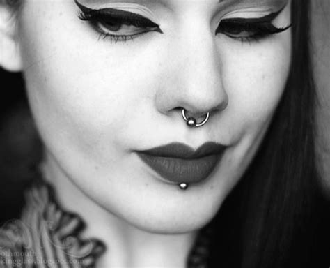 90 Idéias Para Embelezar Seus Lábios Com Piercings Labret Tatuagens Hd