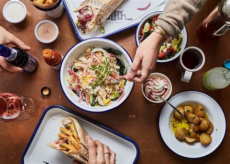 All about strategies , strengths and weakness about the food joints. Fast-Fine Dining Is the New Restaurant Frontier | Bon Appétit