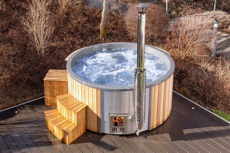 Hot Tubs für Terrasse und den Outdoorbereich Immobilien und Hausbau