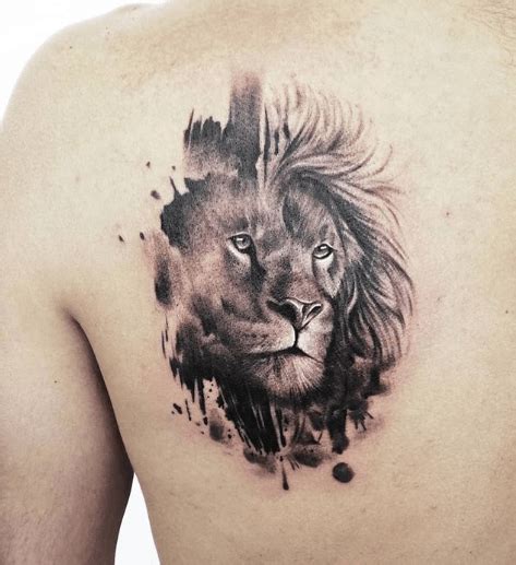 Diseños e ideas de tatuajes para hombres. Los mejores tatuajes pequeños para hombres en la espalda - Modaellos.com