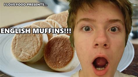 english muffin with penut butter [i love food] youtube
