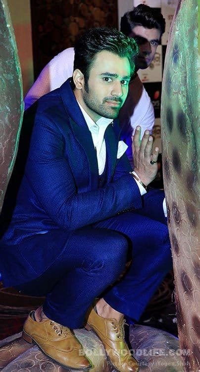 Naagin 3 star pearl v puri and surbhi jyoti cute talk at live session. VIEW HQ PICS Surbhi Jyoti, Anita Hassanandani, Pearl V ...