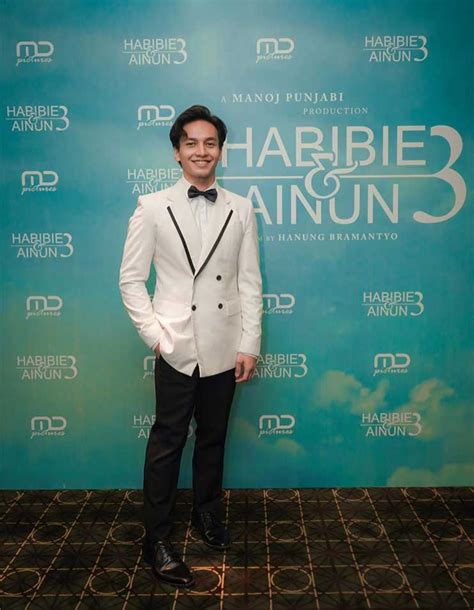 Dibanting jefri nichol begini reaksi devano danendra showbiz. Sambutan Hangat untuk Penampilan Perdana Jefri Nichol