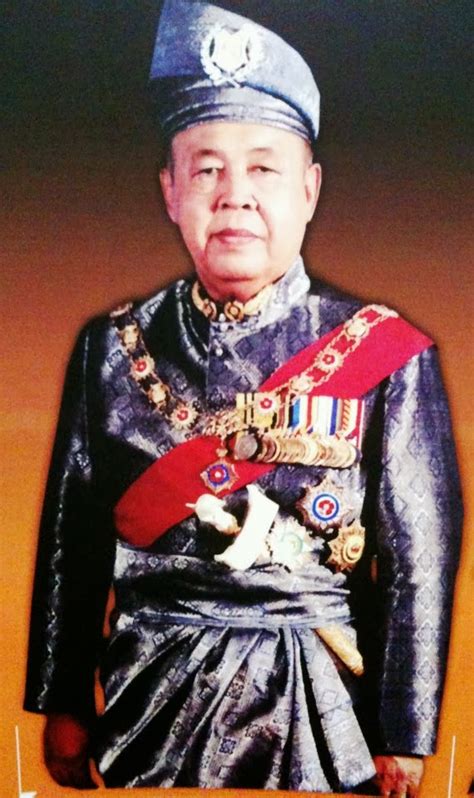 توانكو سيد سراج الدين ابن المرحوم توانكو سيد ڤوترا جمال الليل ; WARISAN RAJA & PERMAISURI MELAYU: Raja-Raja Melayu Semasa ...