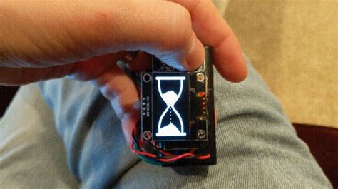 This Handheld Digital Hourglass Works On Cellular Automata Principles
