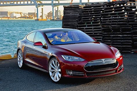 Tesla Model S P90d In Ludicrous Mode Is Pure Technology Heaven