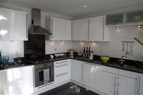 30 gorgeous grey and white kitchens that get their mix. White kitchen black worktop