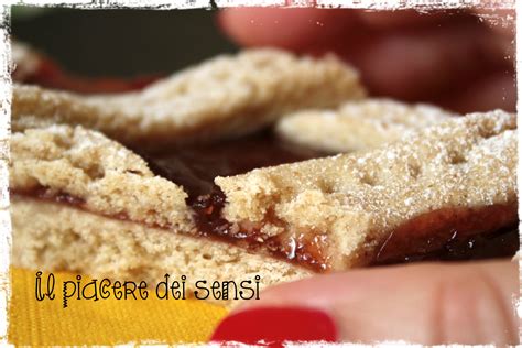 300 gr di farina di farro. Crostata al farro integrale e confettura di fragole