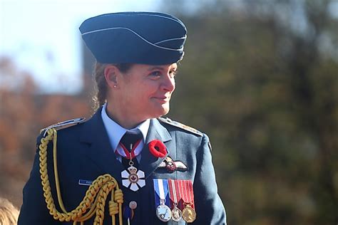 La gouverneure générale du canada) is the federal viceregal representative of the canadian monarch, currently queen elizabeth ii. Julie Payette: Canada's Current Governor General ...