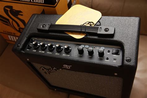 Fender Mustang 1 V2