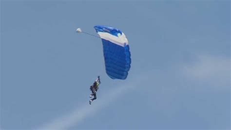 Professional Skydiver Dies In Parachute Accident At Skydive Deland