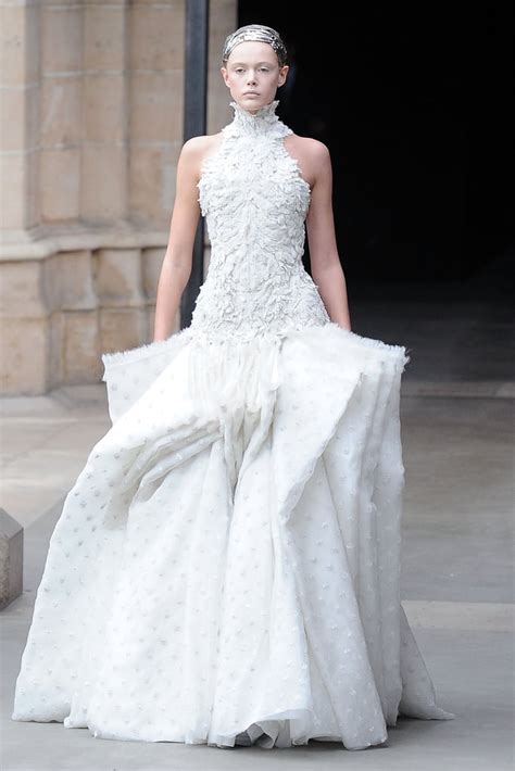 Kate spade galleria bette dress with bow. Alexander McQueen's White Fall 2011 Finale Gowns — A ...